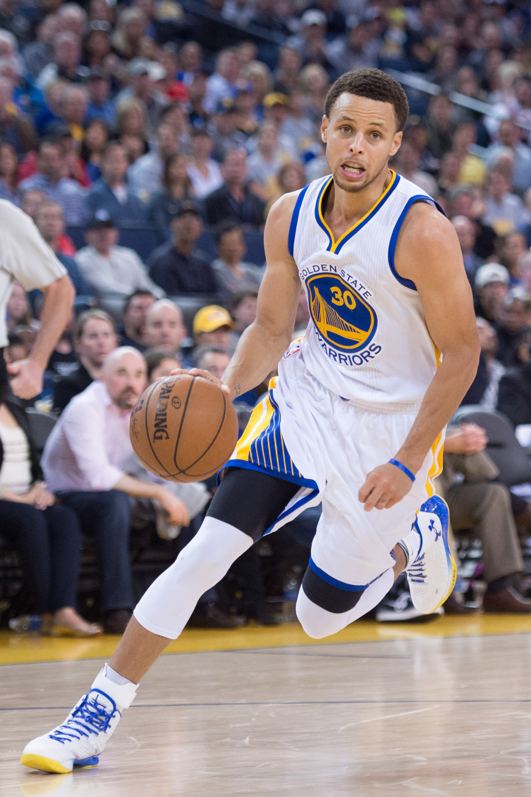 Stephen Curry named NBA MVP for 2nd straight season